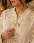 Broche Marocaine Royale Dorée – Élégance Orientale & Strass Brillants