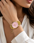 Montre Femme Dorée en Acier Inoxydable – Cadran Rose & Boîte Cadeau Incluse
